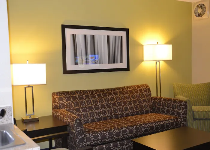 Express & Bloomington-normal Area By Ihg Hotel 3*