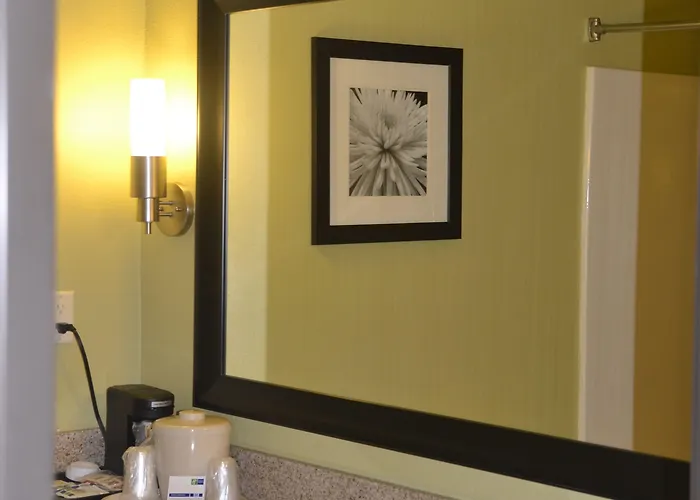 Hotel Express & Bloomington-normal Area By Ihg