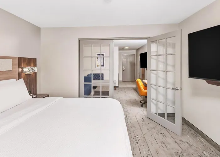 Hotel Express & Bloomington-normal Area By Ihg Bloomington