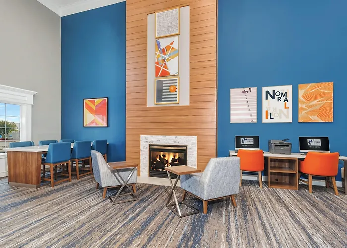 Отель Express & Bloomington-normal Area By Ihg Блумингтон