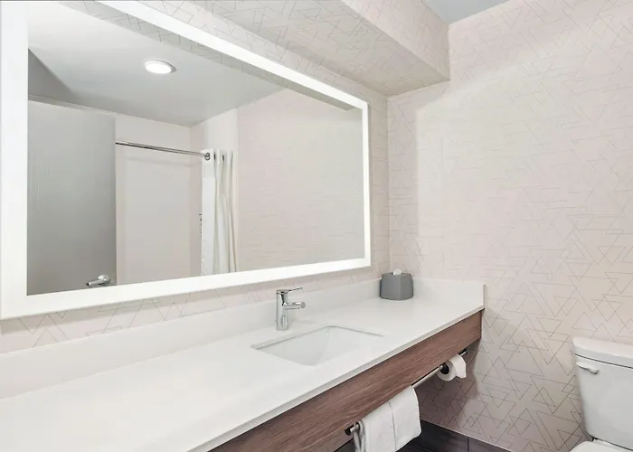 Hotel Express & Bloomington-normal Area By Ihg